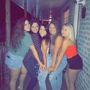 Meet your Posher, Elizabeth